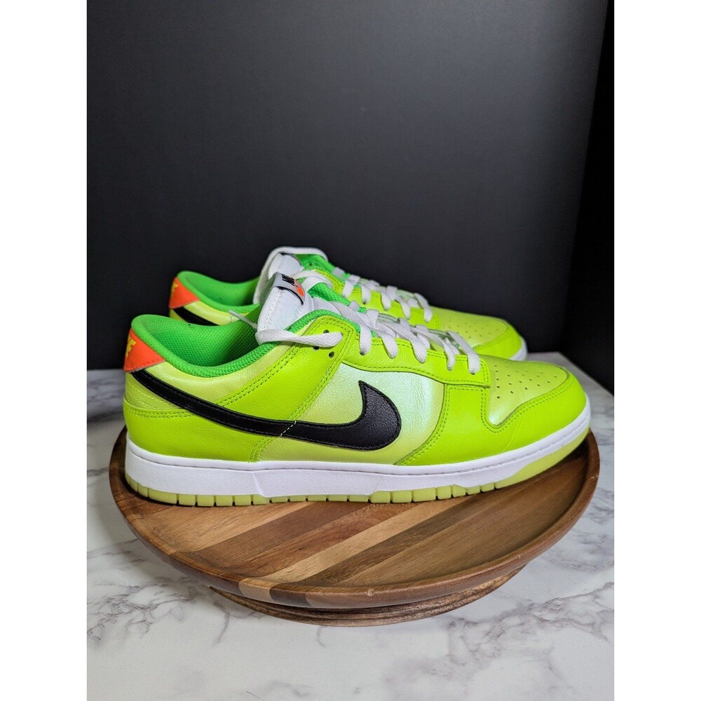 Nike DunkNike Dunk Low SE Volt Black Total Orange lFJ4610 702  Mens Size 12 - Picture 2 of 8